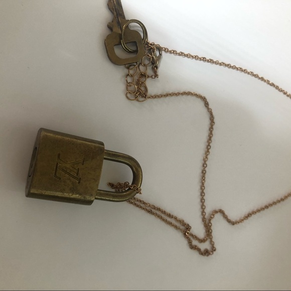 Louis Vuitton Vintage Lock with Chain - Picture 5 of 5